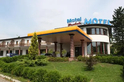Budynek, w którym mieści się hotel