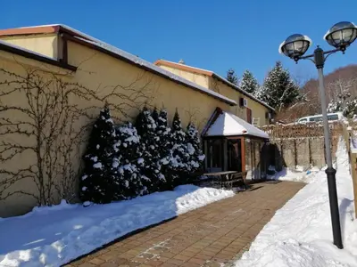 Obiekt Zielone Wzgórze zimą