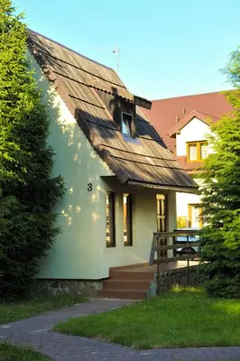 Budynek, w którym mieści się ośrodek wypoczynkowy