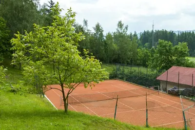 Tenis lub squash w obiekcie Apartamenty Słoneczne Wzgórze lub w pobliżu