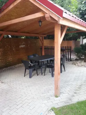 Patio lub wspólna przestrzeń na świeżym powietrzu w obiekcie Pod Klonem