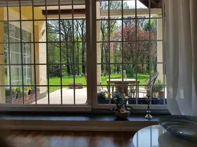 Ogród w obiekcie Szczodre Sybillenort blisko Wrocławia