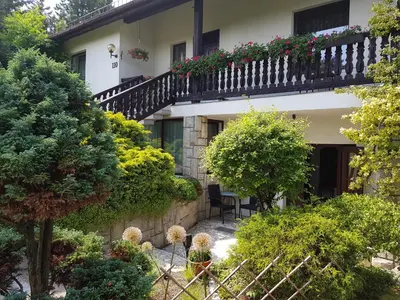 Ogród w obiekcie Apartament na Wolanach