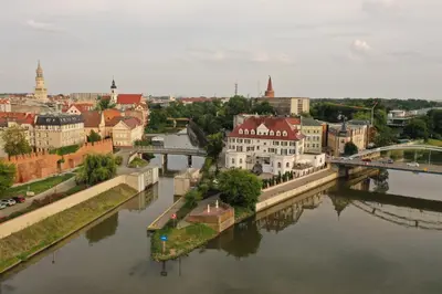 Widok na rzekę nieopodal tego hotelu
