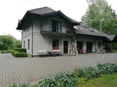 Budynek, w którym mieści się dom wakacyjny