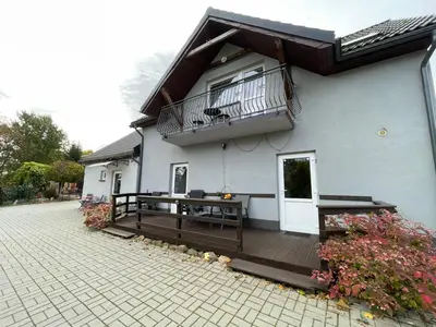 Budynek, w którym mieści się gospodarstwo agroturystyczne