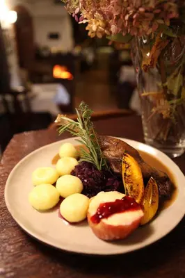 Jedzenie w hotelu lub w pobliżu