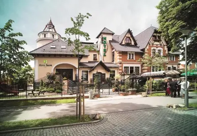 Budynek, w którym mieści się hotel