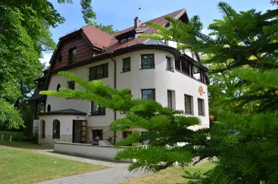 Budynek, w którym mieści się hotel