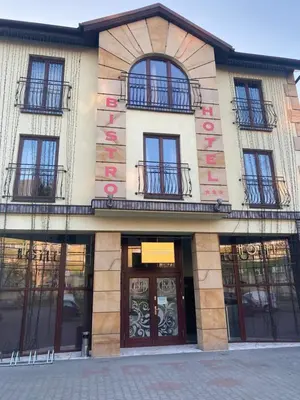Budynek, w którym mieści się hotel