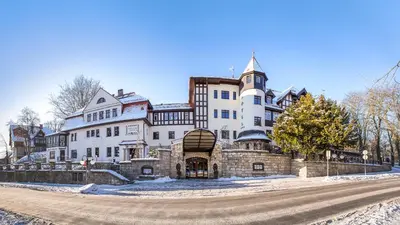 Budynek, w którym mieści się hotel