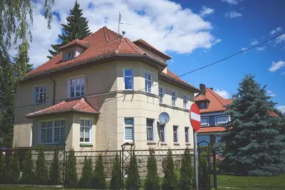 Budynek, w którym mieści się apartament