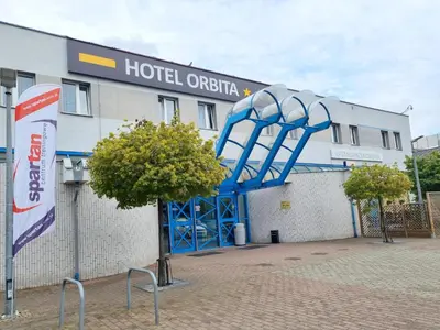 Budynek, w którym mieści się hotel