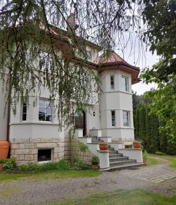 Budynek, w którym mieści się apartament