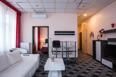 Telewizja i/lub zestaw kina domowego w obiekcie SkyHotelGwarna