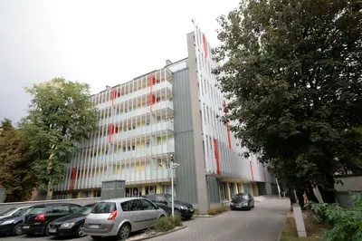 Budynek, w którym mieści się apartament