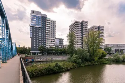 Budynek, w którym mieści się apartament