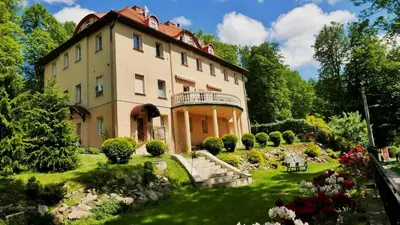 Ogród w obiekcie Rezydencja Grawert Boutique & Spa