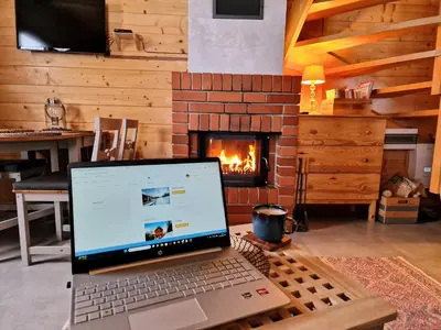 Telewizja i/lub zestaw kina domowego w obiekcie Szalejówka Domki