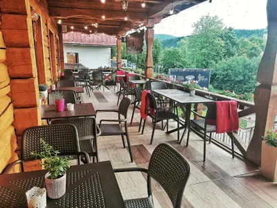 Restauracja lub miejsce do jedzenia w obiekcie Pokoje i Domki Na Szlaku