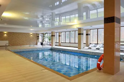 Basen w obiekcie Hotel Mir-Jan SPA lub w pobliżu
