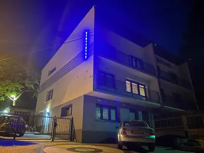 Budynek, w którym mieści się apartament