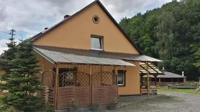 Budynek, w którym mieści się domek letniskowy