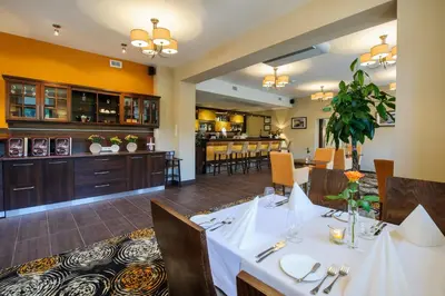 Restauracja lub miejsce do jedzenia w obiekcie Hotel Trzebnica