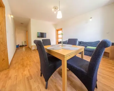 Telewizja i/lub zestaw kina domowego w obiekcie Apartament Zdrojowy przy Parku
