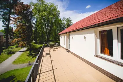 Ogród w obiekcie Apartament Zdrojowy przy Parku