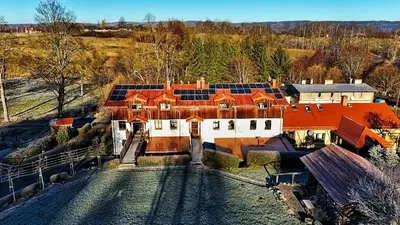 Budynek, w którym mieści się gospodarstwo agroturystyczne