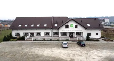 Budynek, w którym mieści się hotel