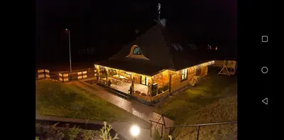 Budynek, w którym mieści się dom w stylu alpejskim
