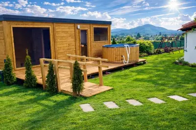 Widok na góry z tego aparthotelu
