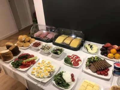 Jedzenie w pensjonacie lub w pobliżu