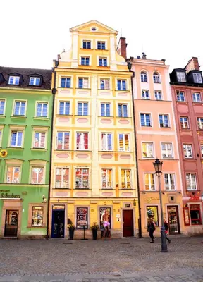 Budynek, w którym mieści się apartament