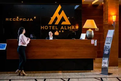 Hol lub recepcja w obiekcie Hotel Alhar