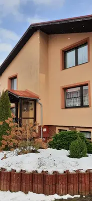 Budynek, w którym mieści się apartament