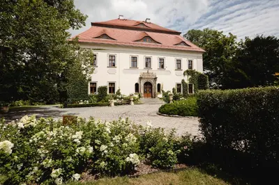 Ogród w obiekcie Pałac Mojęcice