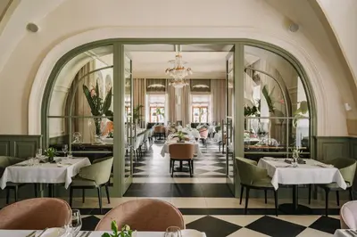 Restauracja lub miejsce do jedzenia w obiekcie Pałac Mojęcice