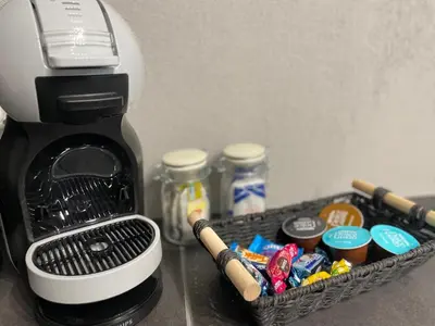 Zestaw do parzenia kawy i herbaty w obiekcie Apartament Poezji A39 Grey