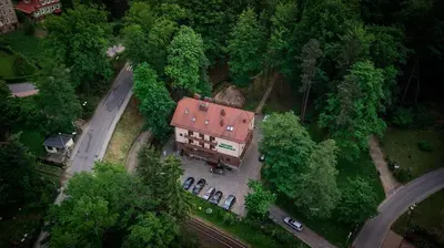 Widok z lotu ptaka na obiekt Gościniec pod Bukiem
