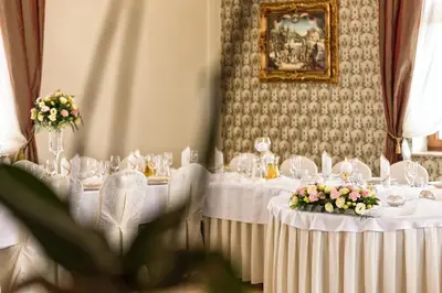Restauracja lub miejsce do jedzenia w obiekcie Leśna Perła - Restauracja i Pokoje Hotelowe