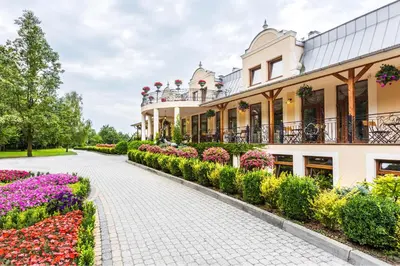 Ogród w obiekcie Leśna Perła - Restauracja i Pokoje Hotelowe