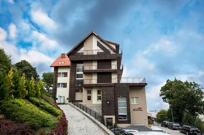 Budynek, w którym mieści się hotel