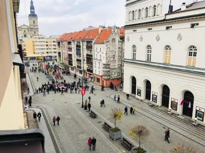 Goście zatrzymujący się w obiekcie Legnica Apartament 52m2 Delux 1