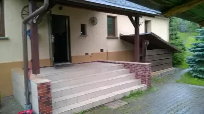 Budynek, w którym mieści się pensjonat