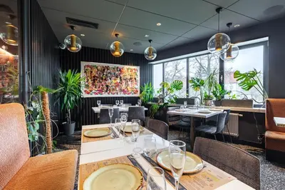 Restauracja lub miejsce do jedzenia w obiekcie Hotel Zoo by Afrykarium Wroclaw