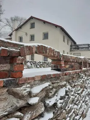 Budynek, w którym mieści się the country house