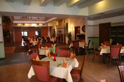 Restauracja lub miejsce do jedzenia w obiekcie Hotel Karolinka